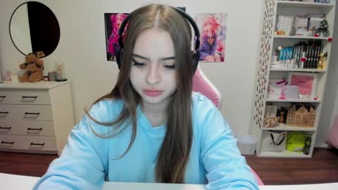 Kira online show from December 19, 11:25 pm