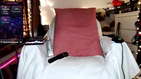 Lola online show from November 29, 7:54 pm