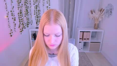 Laly online show from February 27, 4:21 pm