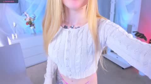 Laly online show from January 28, 7:00 pm