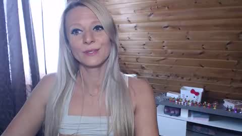 LaMadrina006 online show from April 9, 7:47 am