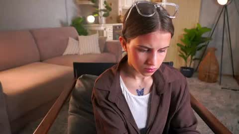 Emily online show from July 2, 3:15 am
