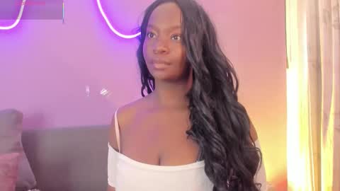 Snapshot of lana__beaux chatting on October 13, 7:05 pm online show from October 13, 7:05 pm