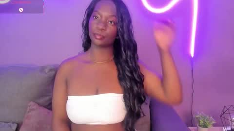 Snapshot of lana__beaux chatting on October 10, 11:09 pm online show from October 10, 11:09 pm