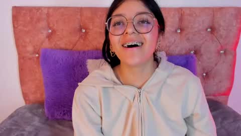 Snapshot of lana_dol chatting on February 19, 6:10 pm ... . . ... online show from February 19, 6:10 pm