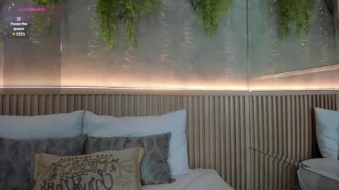 lana_lann online show from December 5, 1:20 pm