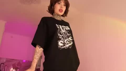 Eva online show from May 12, 3:04 am