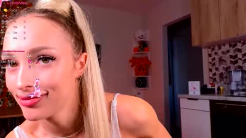 Snapshot of lana_me chatting on October 20, 3:00 am Milana online show from October 20, 3:00 am