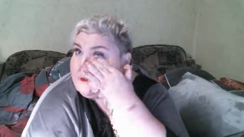 lanacat555 online show from March 1, 5:05 pm