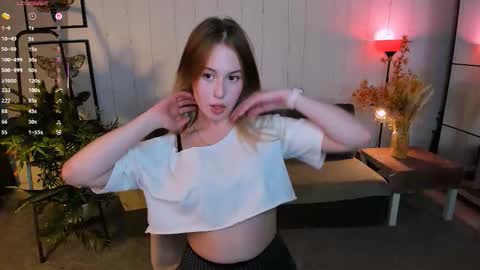 Lana online show from October 8, 9:10 pm