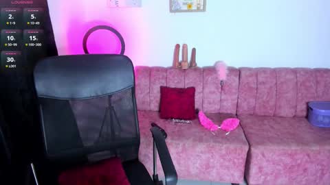 lanasin_ online show from February 19, 12:54 am