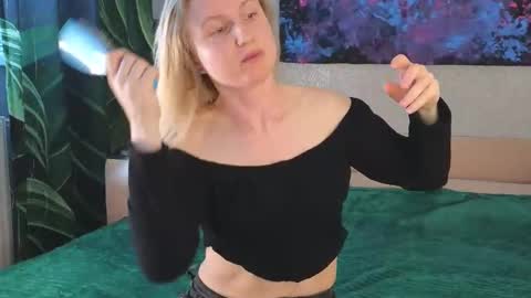 LanaviSmith online show from February 16, 6:11 am