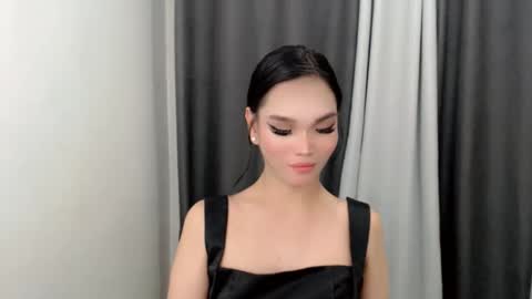 lanawyatt_ online show from November 2, 3:45 pm