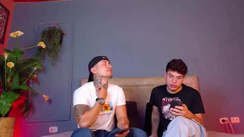 Lance  Max  online show from March 26, 2:06 am