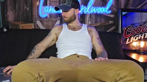 Snapshot of lancehardwood222 chatting on March 6, 2:19 am LANCE online show from March 6, 2:19 am