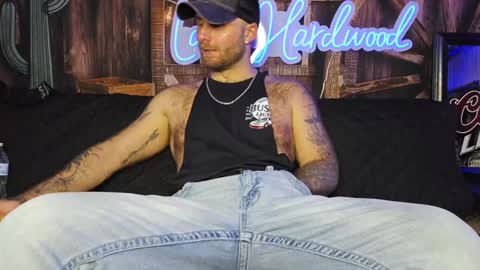 Snapshot of lancehardwood222 chatting on January 5, 1:35 am LANCE online show from January 5, 1:35 am