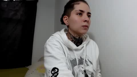 Snapshot of lannie_gonzales chatting on March 4, 9:43 pm LANNIE   online show from March 4, 9:43 pm