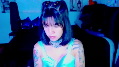 LANNIE   online show from May 20, 3:29 pm