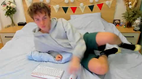 Fandi online show from February 9, 10:21 pm