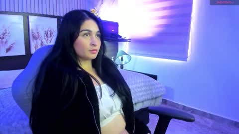 lara_as online show from February 4, 1:37 pm