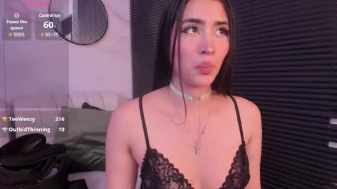 Snapshot of lara_madisson chatting on January 22, 10:40 am Lara Madisson online show from January 22, 10:40 am