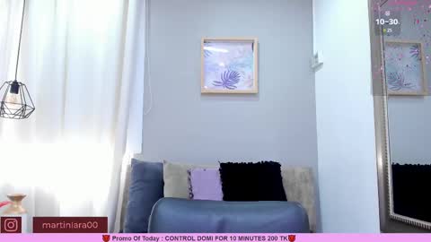 Snapshot of lara_martin chatting on March 10, 3:09 pm 700 200 online show from March 10, 3:09 pm