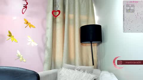 Snapshot of lara_martin chatting on February 16, 12:21 pm 700 200 online show from February 16, 12:21 pm