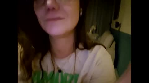 Snapshot of laraa333 chatting on January 26, 9:40 pm Little online show from January 26, 9:40 pm