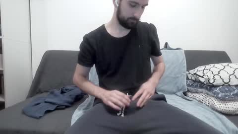 laraaan online show from December 28, 6:18 pm