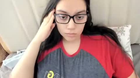 lara online show from March 24, 6:47 pm