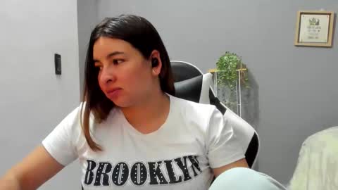 Lara online show from May 27, 1:57 am