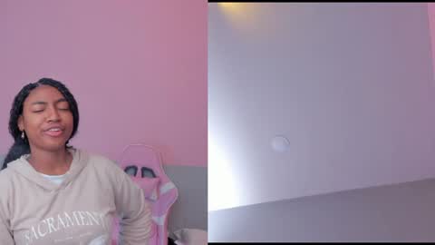 laraebony_ online show from July 2, 10:31 am