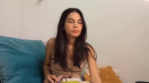 Olivia online show from May 8, 2:12 pm
