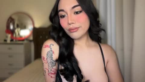 Larah Kim online show from April 12, 11:03 am