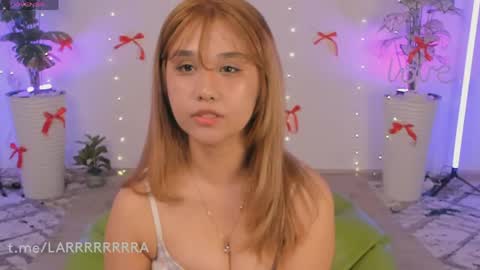 Lara online show from April 10, 8:02 pm