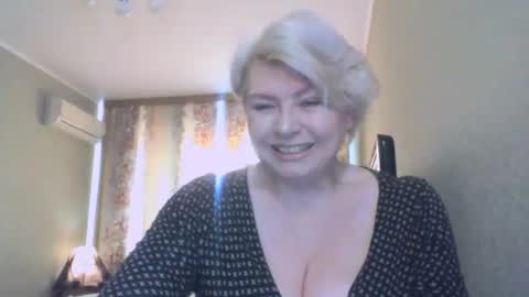 laramrs online show from March 22, 7:56 am