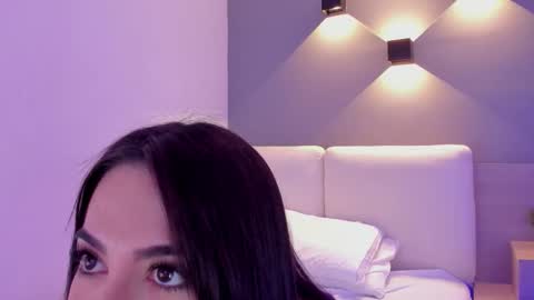 Laura online show from November 22, 9:24 pm