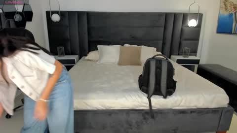 Larisa Smirnov online show from March 2, 5:41 am