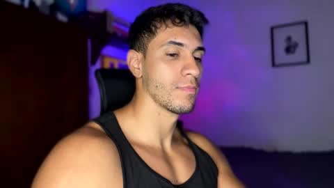 Snapshot of larry_jones chatting on February 25, 5:40 pm andrew online show from February 25, 5:40 pm