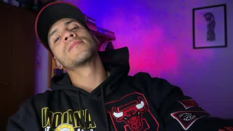 Snapshot of larry_jones chatting on October 10, 11:31 pm andrew online show from October 10, 11:31 pm