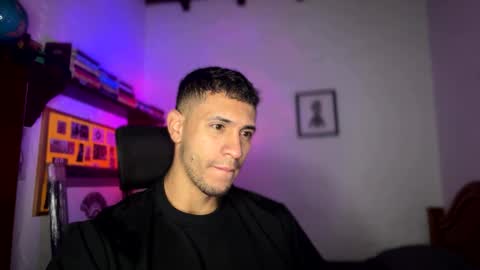 Snapshot of larry_jones chatting on September 17, 2:20 pm andrew online show from September 17, 2:20 pm