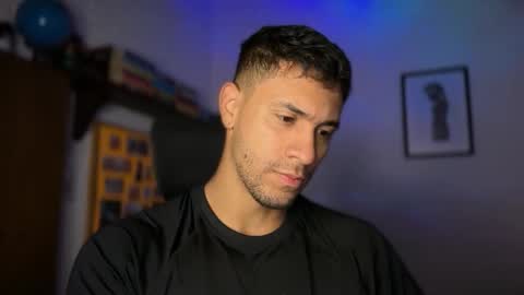 Snapshot of larry_jones chatting on October 18, 2:21 pm andrew online show from October 18, 2:21 pm