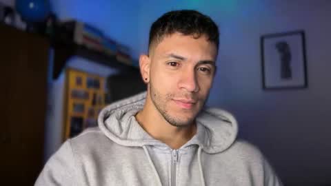 Snapshot of larry_jones chatting on October 13, 1:24 pm andrew online show from October 13, 1:24 pm