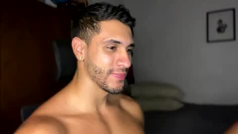 Snapshot of larry_jones chatting on February 8, 1:54 am andrew online show from February 8, 1:54 am