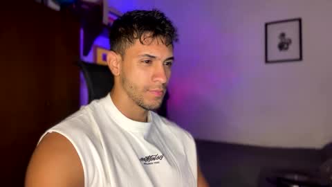 Snapshot of larry_jones chatting on March 10, 2:37 pm andrew online show from March 10, 2:37 pm