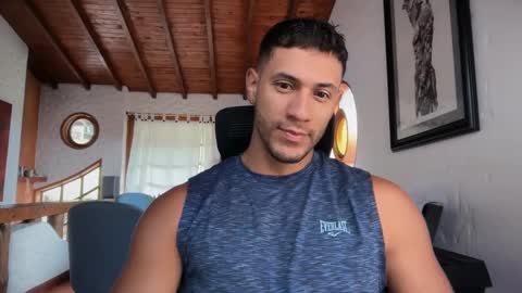 Snapshot of larry_jones chatting on October 2, 1:32 pm andrew online show from October 2, 1:32 pm