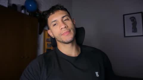 Snapshot of larry_jones chatting on October 3, 1:41 pm andrew online show from October 3, 1:41 pm