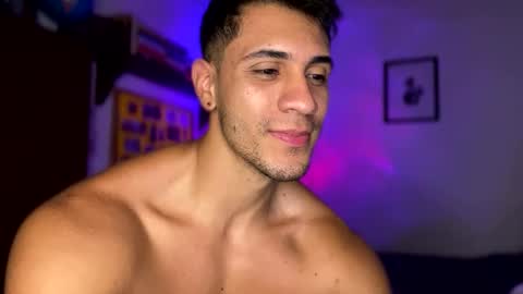 Snapshot of larry_jones chatting on February 16, 1:25 am andrew online show from February 16, 1:25 am