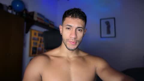 Snapshot of larry_jones chatting on October 14, 1:36 pm andrew online show from October 14, 1:36 pm