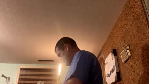 larrythelover23 online show from April 2, 4:31 am